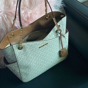 SOLD - SOLD Brand new Michael Kors large bag never used.